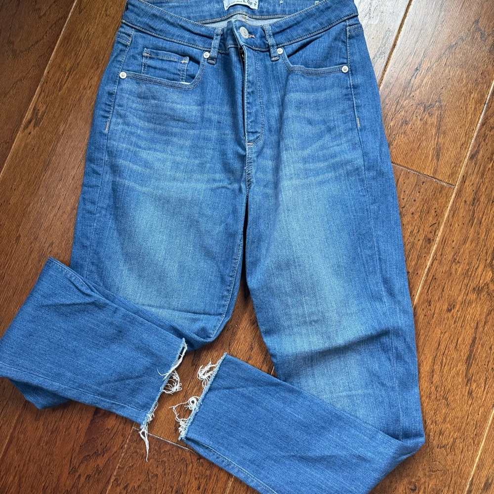 Loft Skinny Jeans Women's 4/27 Light Medium Wash Denim Destroyed Raw Hem Casual